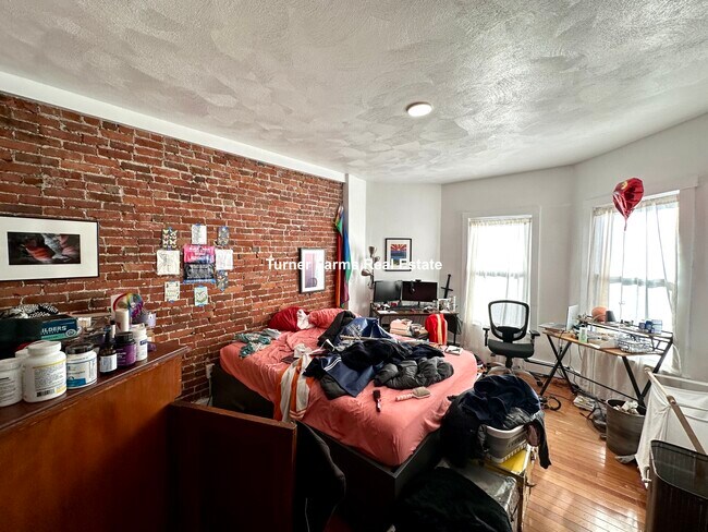 516 Harvard St, Unit 3 in Brookline, MA - Building Photo - Building Photo