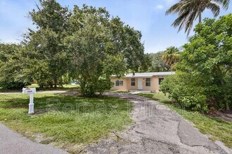 2609 Richard Rd in West Palm Beach, FL - Building Photo - Building Photo