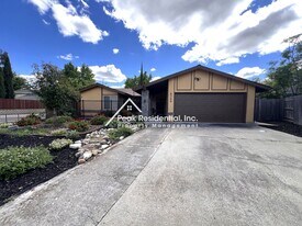 6249 Sunmist Way in Citrus Heights, CA - Building Photo