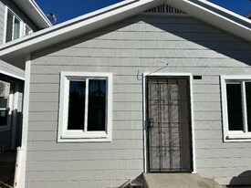 1443 Linden Ave in Long Beach, CA - Building Photo