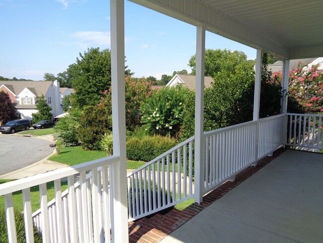 4016 Cole Ave in Jamestown, NC - Building Photo - Building Photo