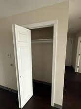 695 Hamilton St in Franklin Township, NJ - Foto de edificio - Building Photo