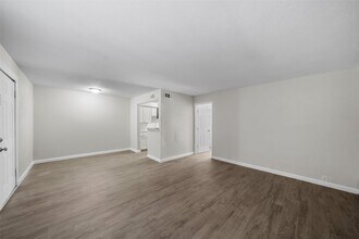 6301 Alfano St in Houston, TX - Foto de edificio - Building Photo
