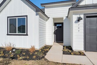 709 Tranquility Ln in Fredericksburg, TX - Building Photo - Building Photo