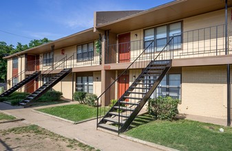 The Garden Apartments in Oklahoma City, OK - Building Photo - Building Photo