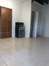 1374 NE 176th St in North Miami Beach, FL - Building Photo - Building Photo