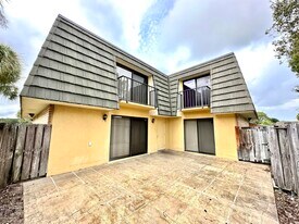 805 8th Way in West Palm Beach, FL - Building Photo