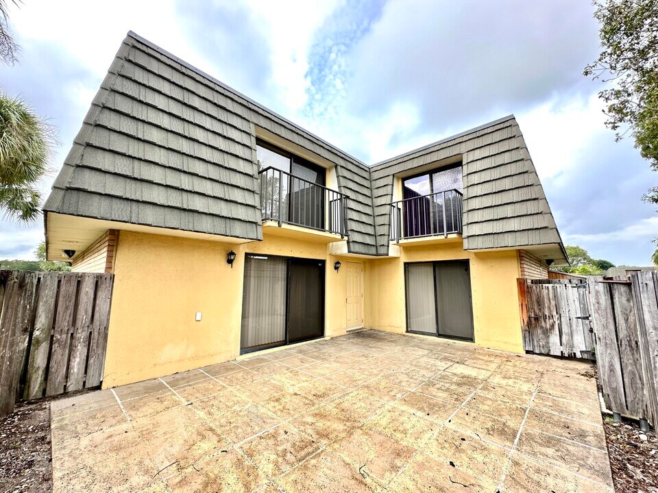 805 8th Way in West Palm Beach, FL - Building Photo