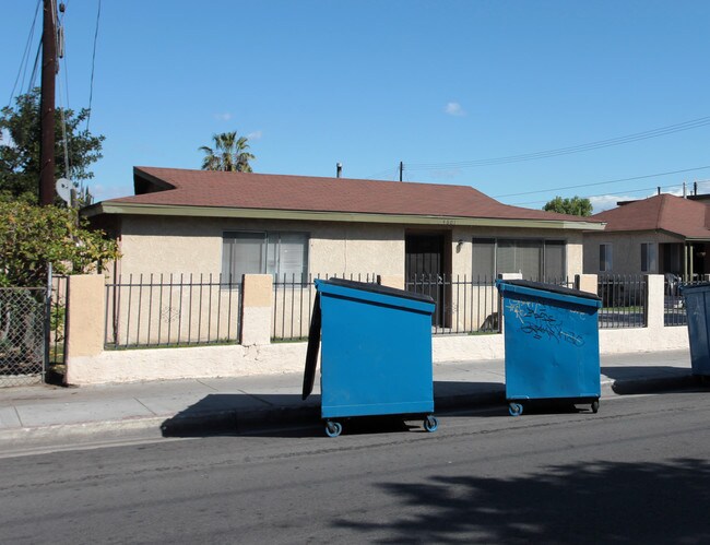 4601-4603 Live Oak St in Bell, CA - Building Photo - Building Photo