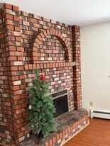 6337 Caulwynd Pl in Burnaby, BC - Building Photo