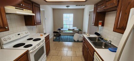 8811 Clearbrook Trail in Austin, TX - Building Photo - Building Photo