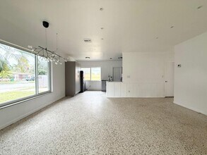 1315 NE 116th St-Unit -0 in Miami, FL - Foto de edificio - Building Photo
