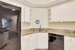 380 Marshland Rd in Hilton Head Island, SC - Building Photo