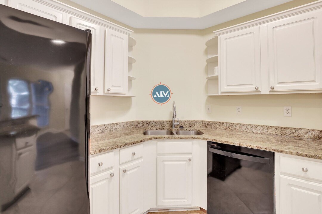 380 Marshland Rd in Hilton Head Island, SC - Building Photo