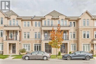 3083 Preserve Dr in Oakville, ON - Building Photo - Building Photo