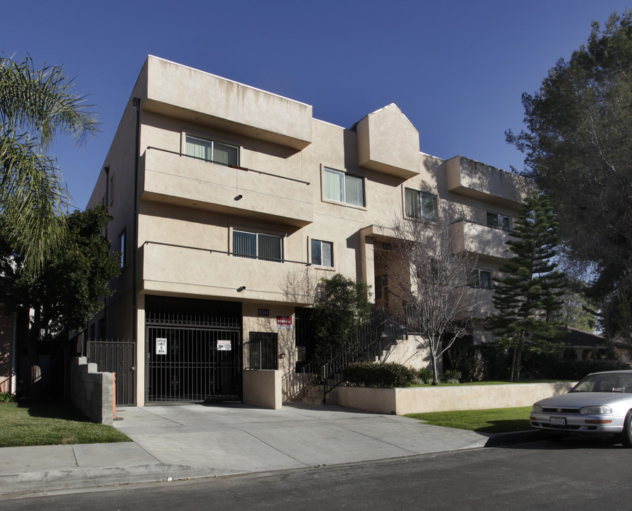 6344 Denny Ave in North Hollywood, CA - Foto de edificio