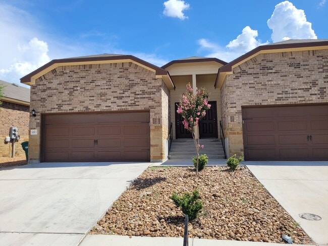 9216 Groff Lndg in Converse, TX - Building Photo - Building Photo