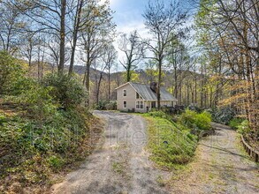 1469 Old Fort Rd in Fairview, NC - Building Photo - Building Photo