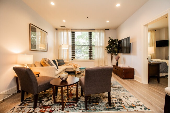 1387 Washington St, Unit 203