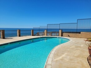 190 Del Mar Shores Terrace in Solana Beach, CA - Building Photo - Building Photo