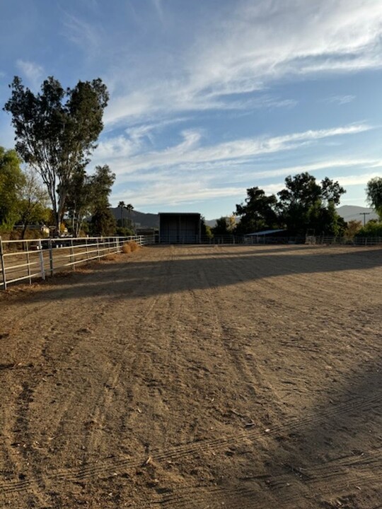 30303 Stephanie St in Hemet, CA - Building Photo