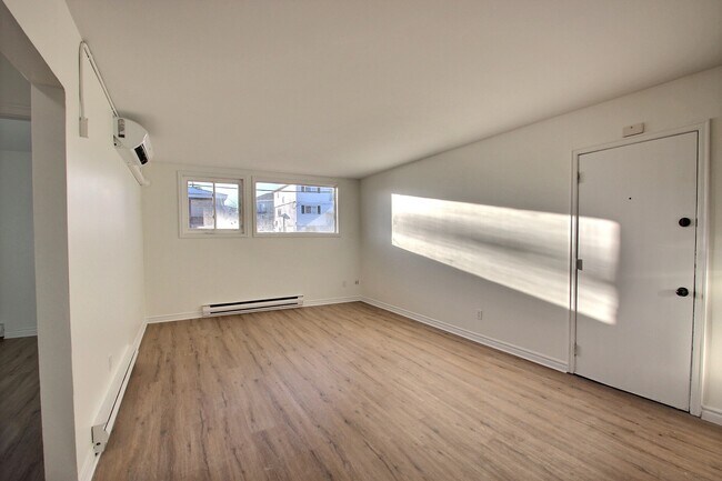 341 NoelUnit 1 in Moncton, NB - Building Photo - Building Photo