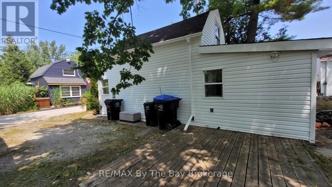 23 Glen St in Wasaga Beach, ON - Building Photo - Building Photo