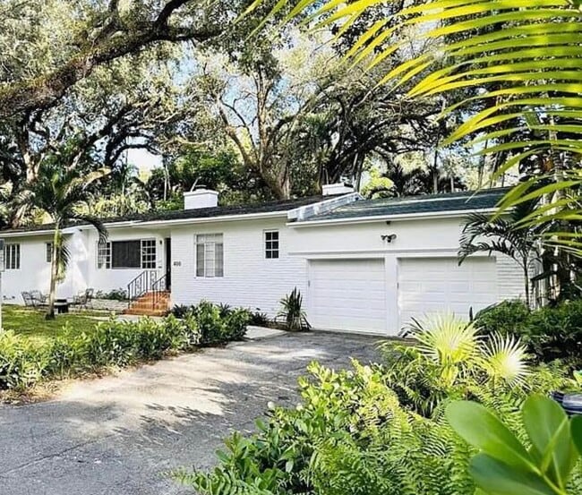 property at 400 NE 86th St