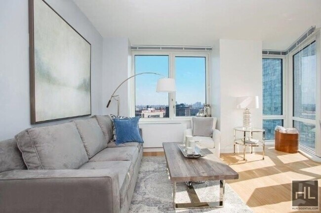 HUNTER STREET in Queens, NY - Building Photo - Building Photo