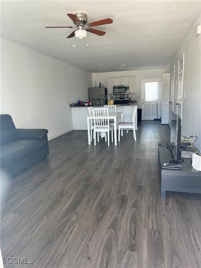 property at 701 S Lopez St