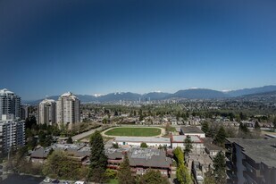 Nelson Towers in Burnaby, BC - Building Photo