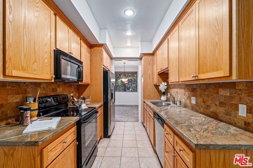 306 Bora Way, Unit 114 in Marina Del Rey, CA - Building Photo