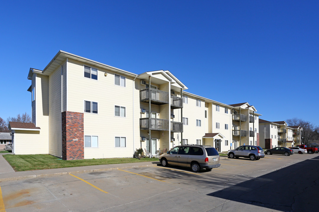 Dennis Park Apartments in Indianola, IA - Foto de edificio