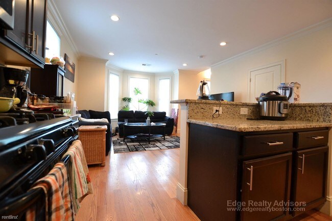 15 Sparhawk St in Boston, MA - Building Photo - Building Photo