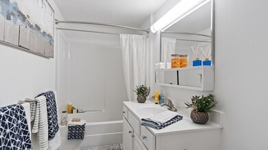 Arrive Westborough in Westborough, MA - Foto de edificio - Building Photo