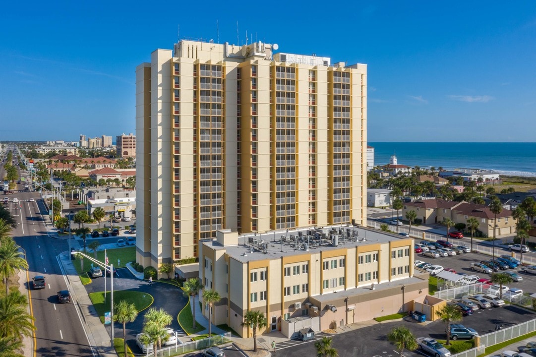 Pablo Towers in Jacksonville Beach, FL - Foto de edificio