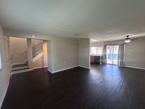 6208 Meadow Brook Ln in Las Vegas, NV - Building Photo - Building Photo