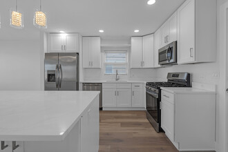 651 Beau Ct, Unit # 3 in Des Plaines, IL - Building Photo - Building Photo