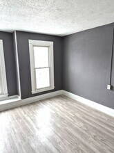 223 W 16th St, Unit 6 in Erie, PA - Foto de edificio - Building Photo