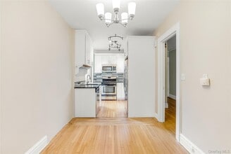 87 N Broadway in White Plains, NY - Building Photo - Building Photo