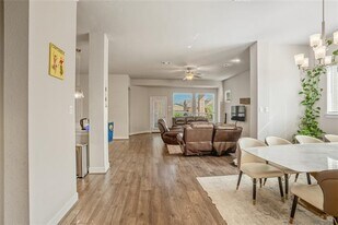 4301 Meadow Hawk Dr in Arlington, TX - Building Photo