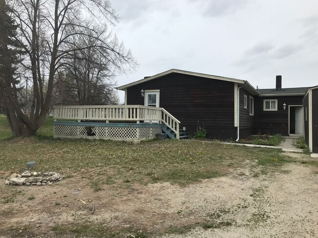 property at 527 W River Rd