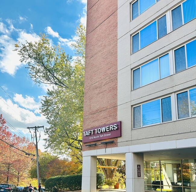 property at 1210 N Taft St