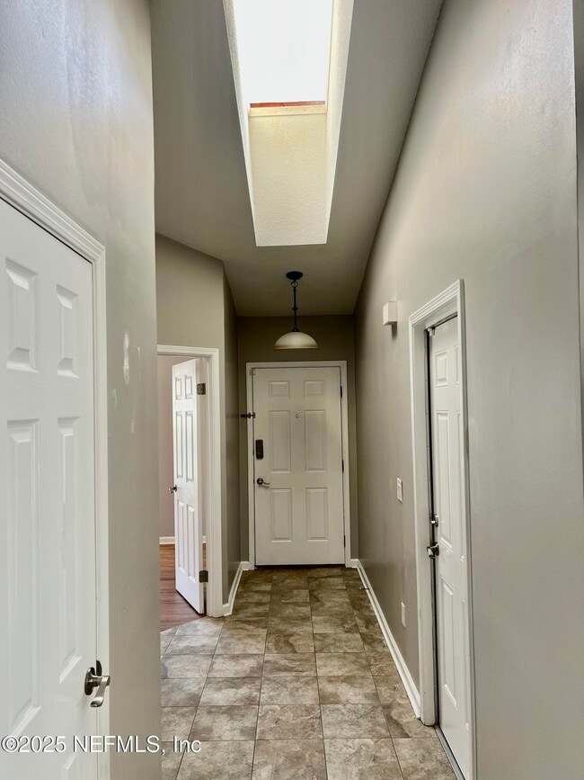 7820 Collins Ridge Blvd E in Jacksonville, FL - Building Photo - Building Photo