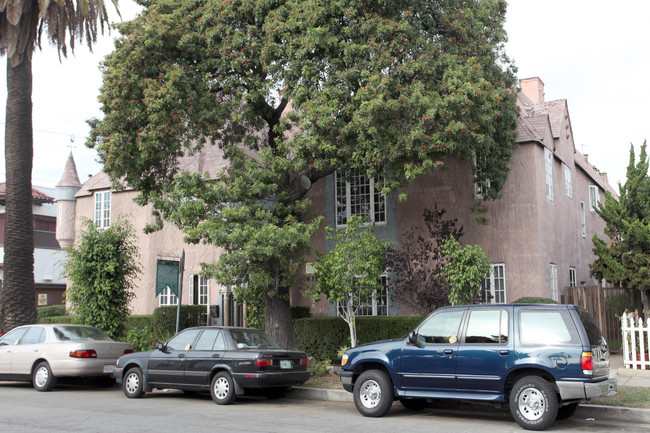 Chateau Legrande Apartments in Long Beach, CA - Foto de edificio - Building Photo