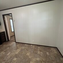 27 Crestwood Dr in Middletown, IN - Building Photo - Building Photo