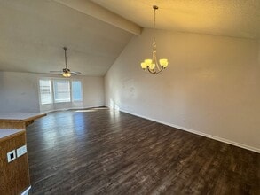 711 Hallbrooke Dr in Warrensburg, MO - Building Photo - Building Photo