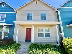 2099 Hartford Dr in Chico, CA - Building Photo