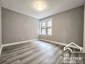 3953 N Janssen Ave, Unit E1 in Chicago, IL - Building Photo - Building Photo