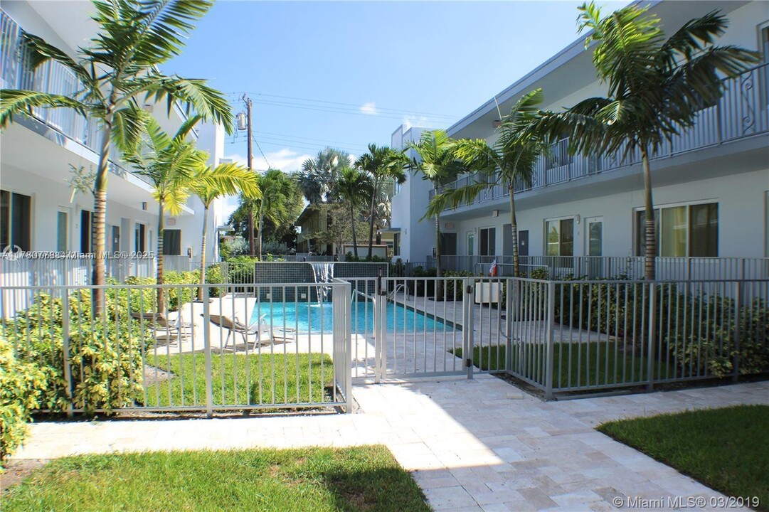 321 S Shore Dr in Miami Beach, FL - Building Photo